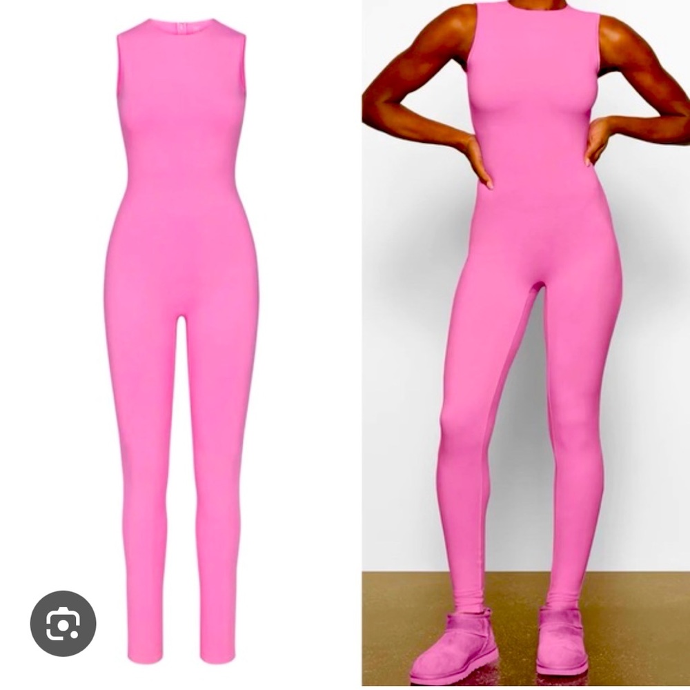 SKIMS Outdoor Crew neck Bubblegum Pink Catsuit